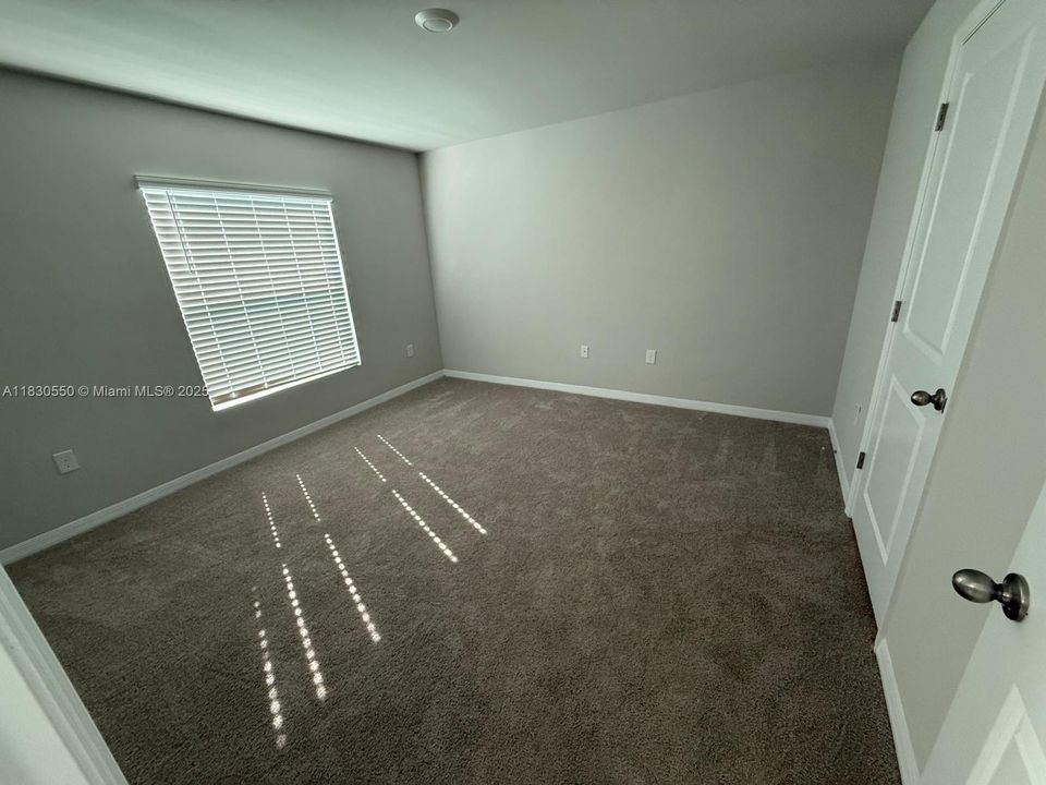 For Rent: $2,200 (4 beds, 2 baths, 1499 Square Feet)