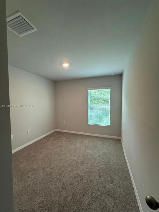 For Rent: $2,200 (4 beds, 2 baths, 1499 Square Feet)