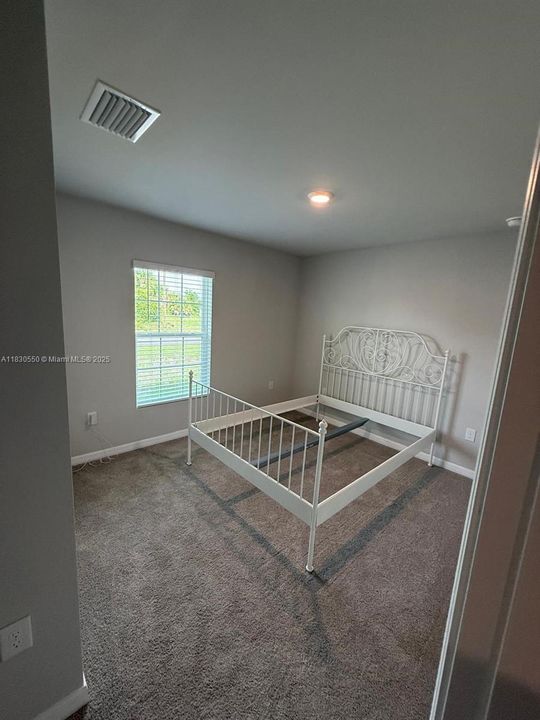 For Rent: $2,200 (4 beds, 2 baths, 1499 Square Feet)