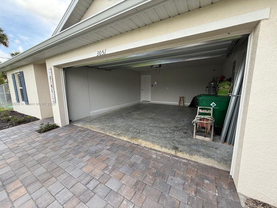 For Rent: $2,200 (4 beds, 2 baths, 1499 Square Feet)