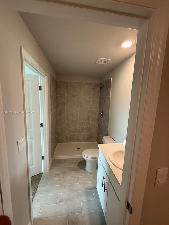 For Rent: $2,200 (4 beds, 2 baths, 1499 Square Feet)