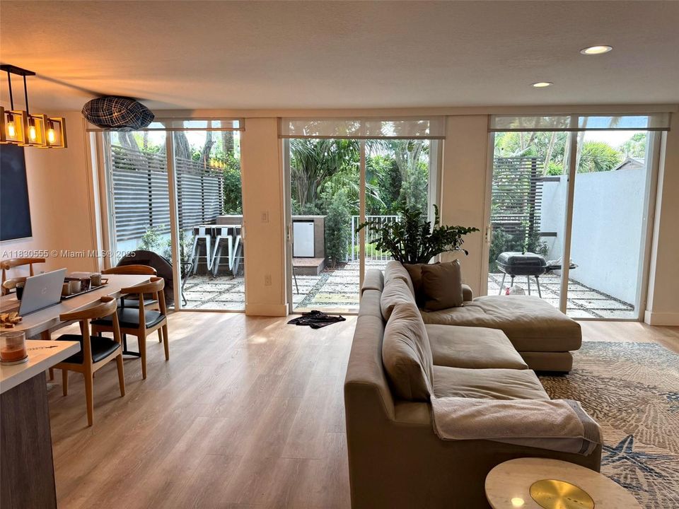 Recently Rented: $4,400 (3 beds, 2 baths, 1898 Square Feet)