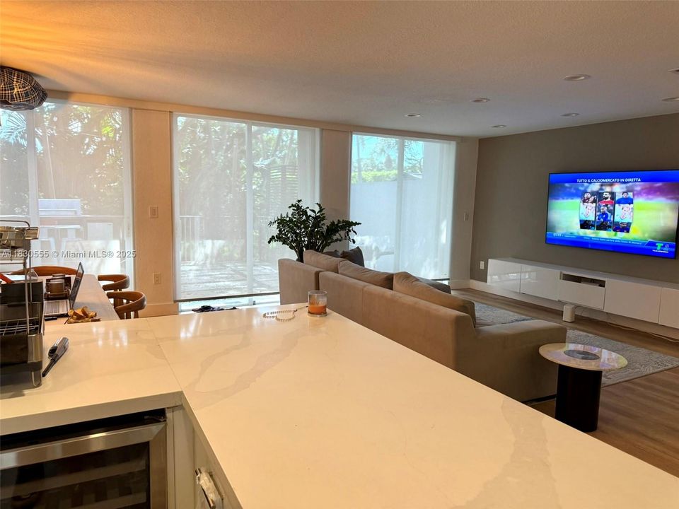 Recently Rented: $4,400 (3 beds, 2 baths, 1898 Square Feet)