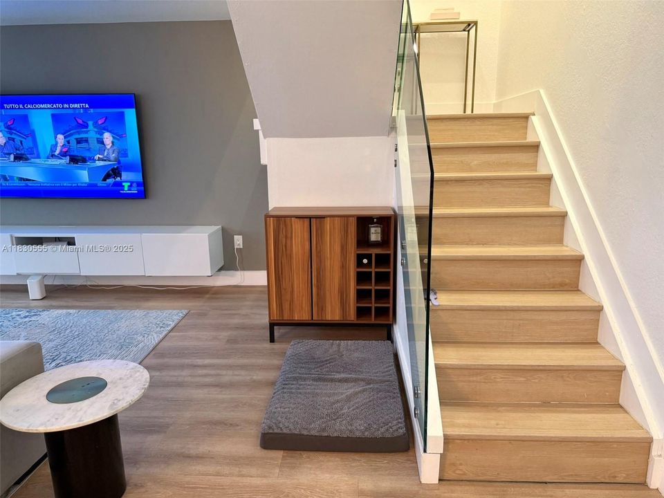 Recently Rented: $4,400 (3 beds, 2 baths, 1898 Square Feet)