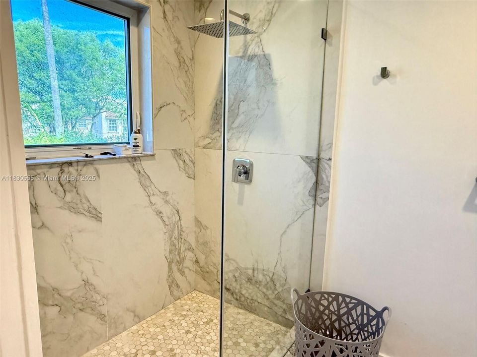 Recently Rented: $4,400 (3 beds, 2 baths, 1898 Square Feet)