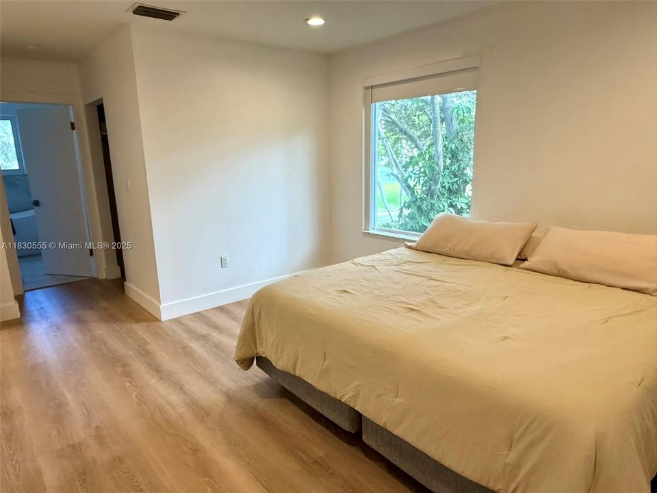 Recently Rented: $4,400 (3 beds, 2 baths, 1898 Square Feet)
