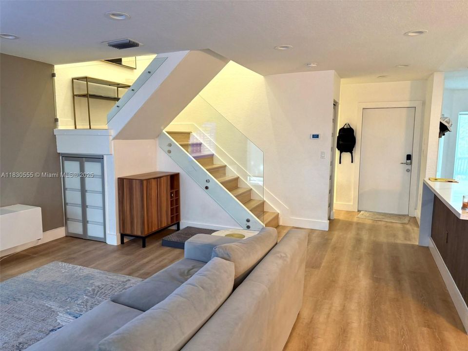 Recently Rented: $4,400 (3 beds, 2 baths, 1898 Square Feet)