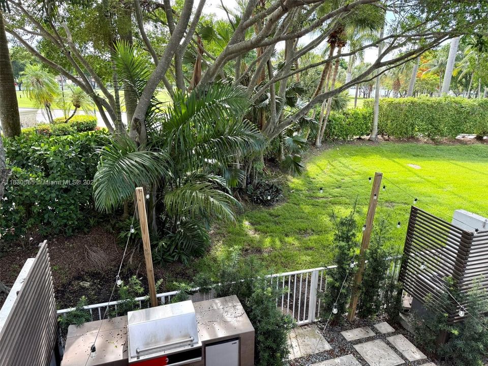 Recently Rented: $4,400 (3 beds, 2 baths, 1898 Square Feet)