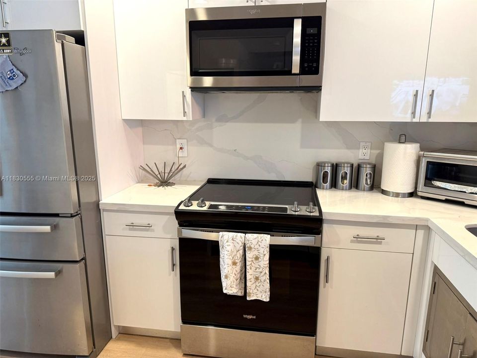 Recently Rented: $4,400 (3 beds, 2 baths, 1898 Square Feet)