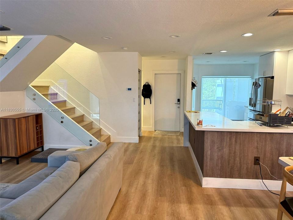 Recently Rented: $4,400 (3 beds, 2 baths, 1898 Square Feet)