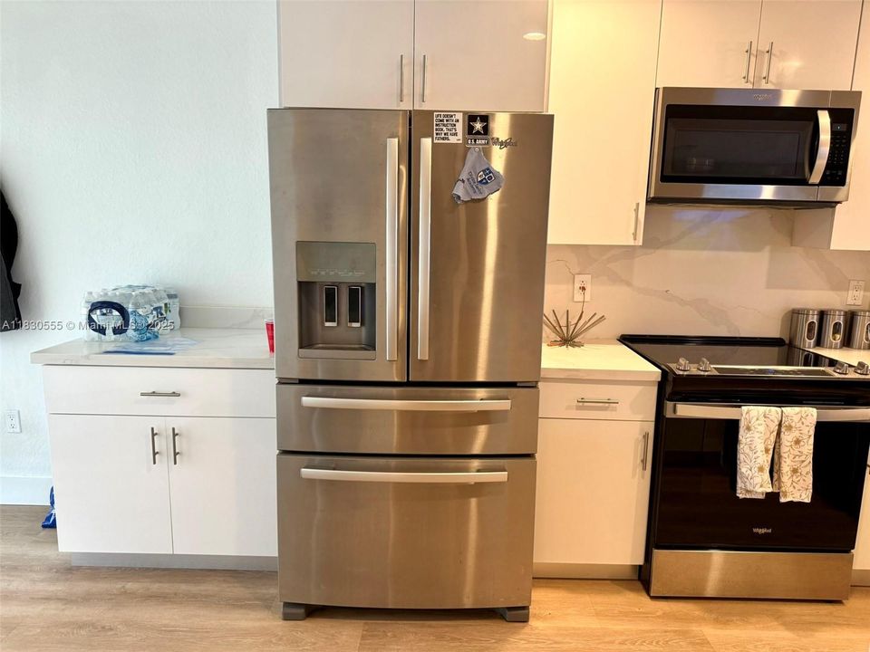 Recently Rented: $4,400 (3 beds, 2 baths, 1898 Square Feet)