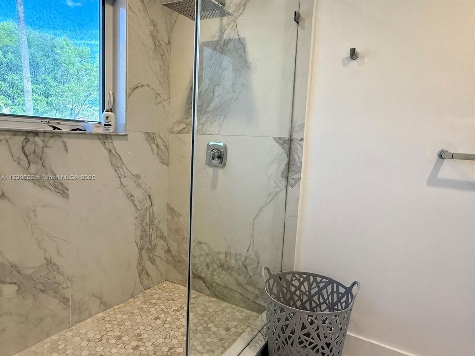 Recently Rented: $4,400 (3 beds, 2 baths, 1898 Square Feet)