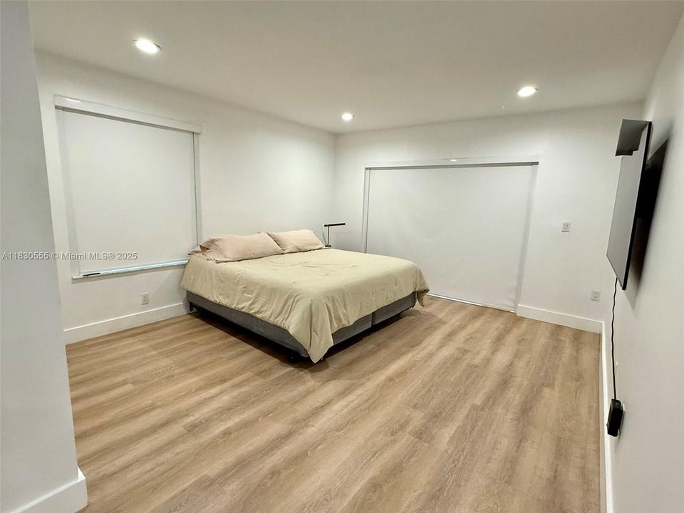 Recently Rented: $4,400 (3 beds, 2 baths, 1898 Square Feet)