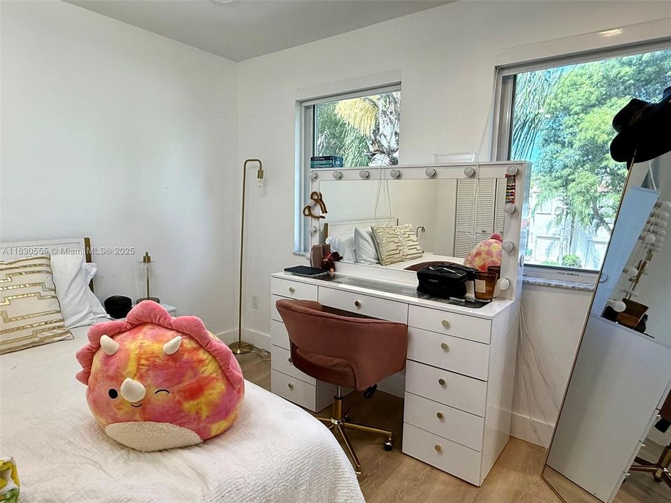 Recently Rented: $4,400 (3 beds, 2 baths, 1898 Square Feet)