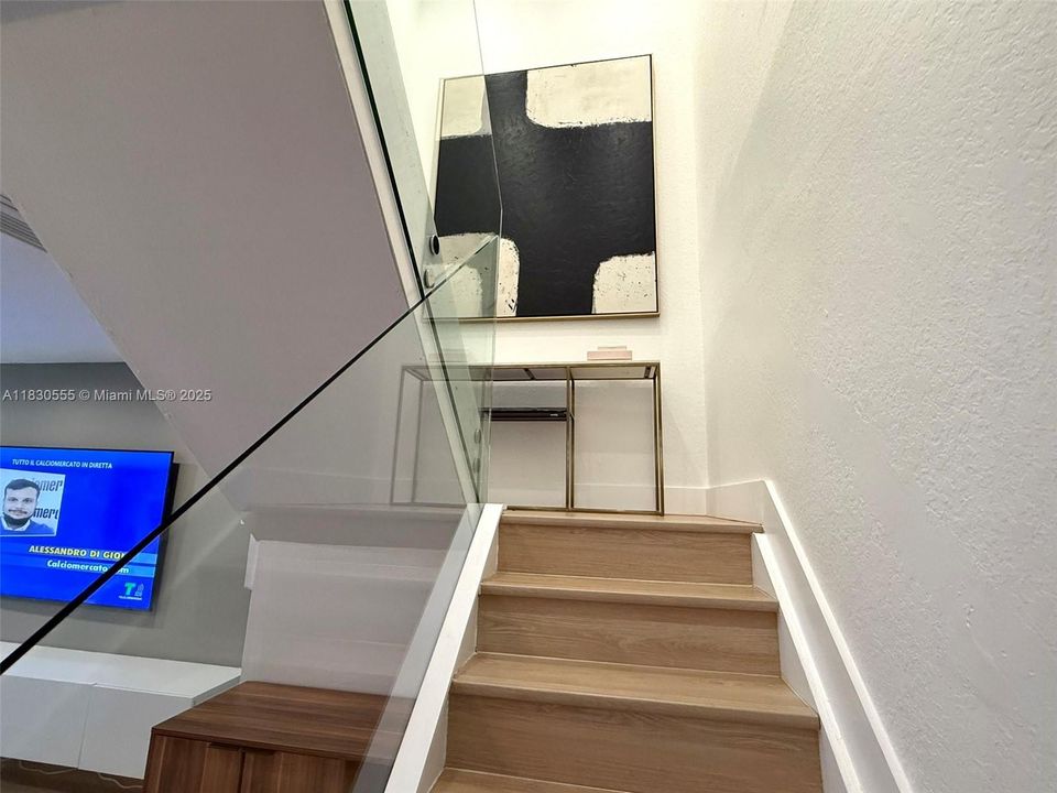 Recently Rented: $4,400 (3 beds, 2 baths, 1898 Square Feet)