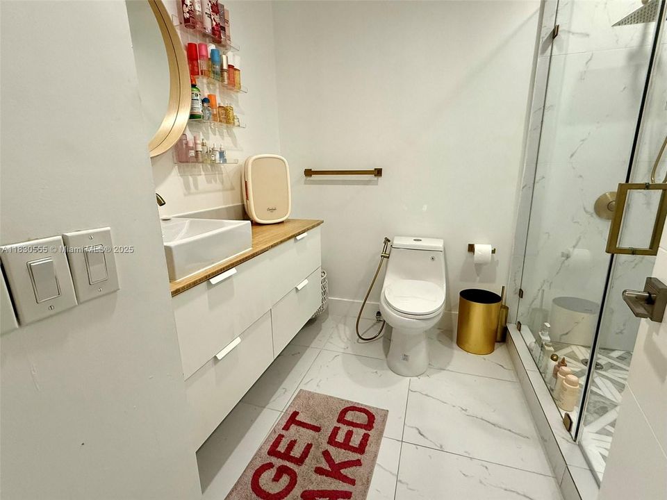 Recently Rented: $4,400 (3 beds, 2 baths, 1898 Square Feet)