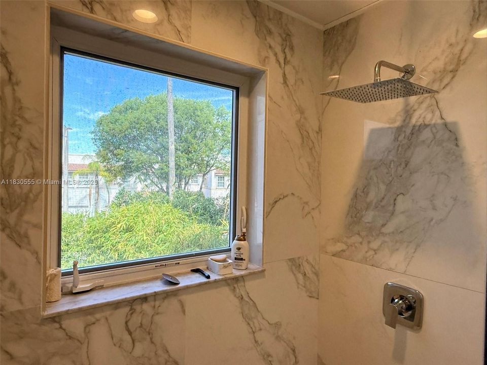 Recently Rented: $4,400 (3 beds, 2 baths, 1898 Square Feet)