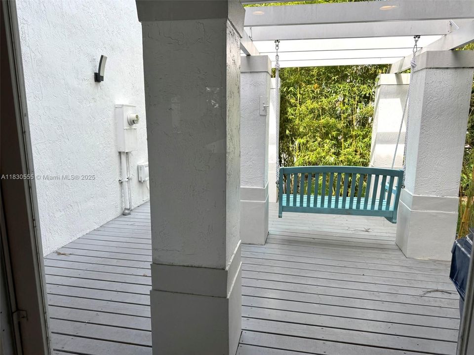 Recently Rented: $4,400 (3 beds, 2 baths, 1898 Square Feet)