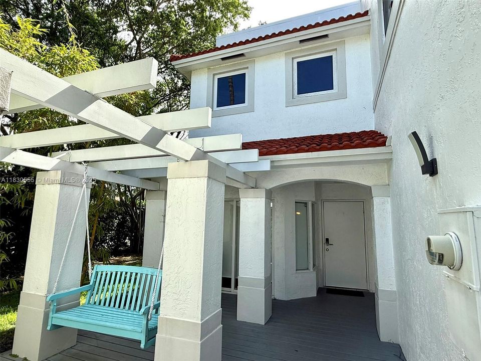 Recently Rented: $4,400 (3 beds, 2 baths, 1898 Square Feet)