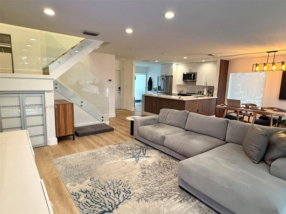 Recently Rented: $4,400 (3 beds, 2 baths, 1898 Square Feet)