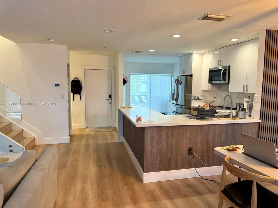 Recently Rented: $4,400 (3 beds, 2 baths, 1898 Square Feet)