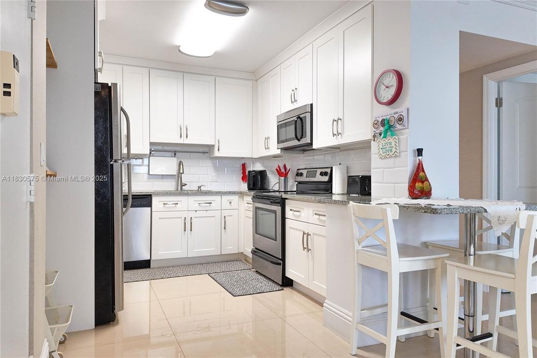 待售: $750,000 (3 贝兹, 2 浴室, 1780 平方英尺)