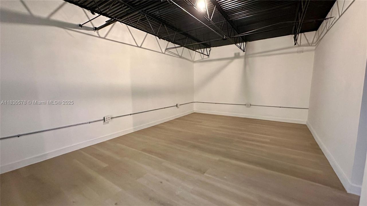 出租: $21 (0 贝兹, 0 浴室, 0 平方英尺)