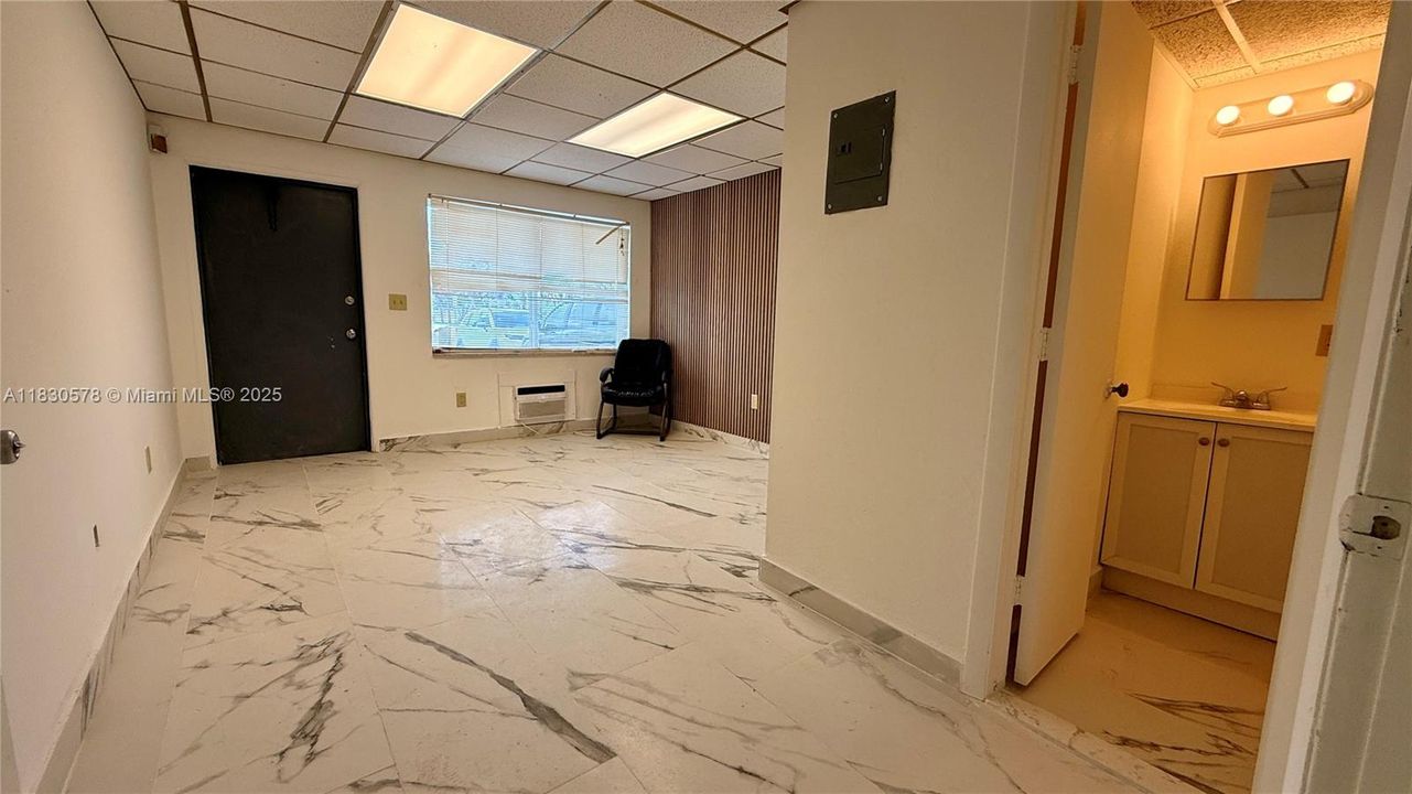 出租: $21 (0 贝兹, 0 浴室, 0 平方英尺)