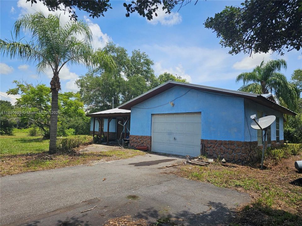Recently Sold: $275,000 (3 beds, 2 baths, 1472 Square Feet)