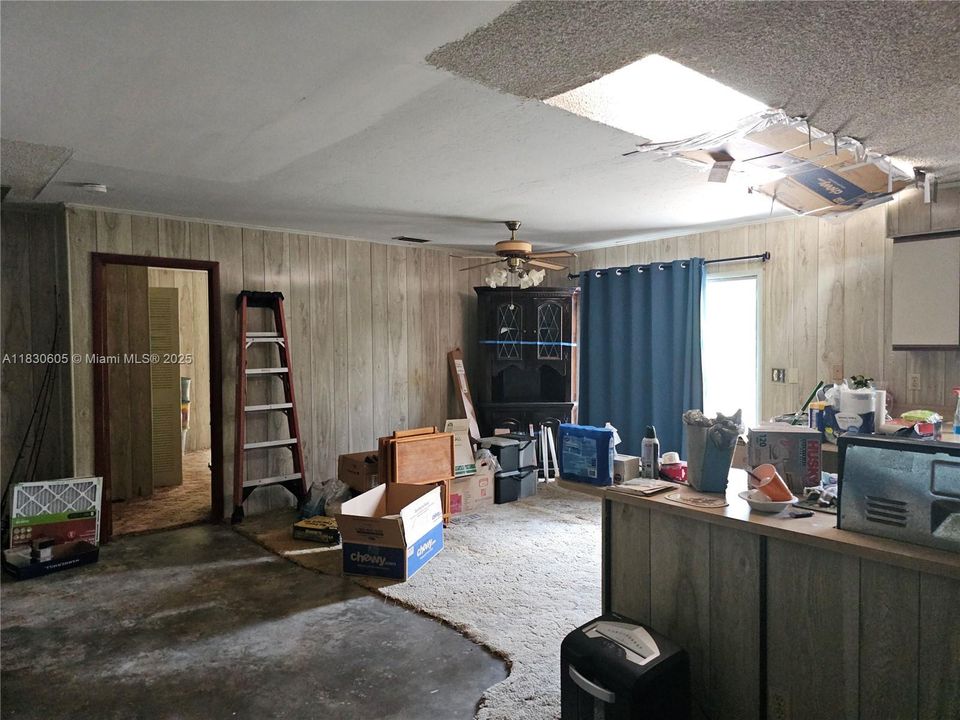 Recently Sold: $275,000 (3 beds, 2 baths, 1472 Square Feet)