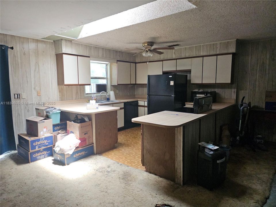 Recently Sold: $275,000 (3 beds, 2 baths, 1472 Square Feet)