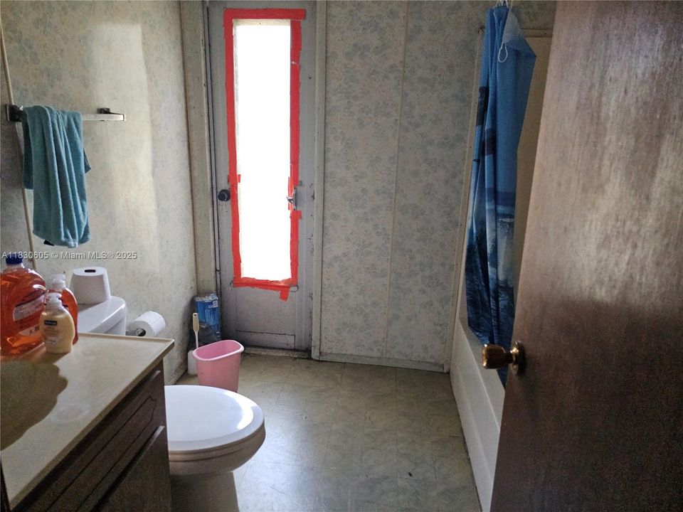 Recently Sold: $275,000 (3 beds, 2 baths, 1472 Square Feet)