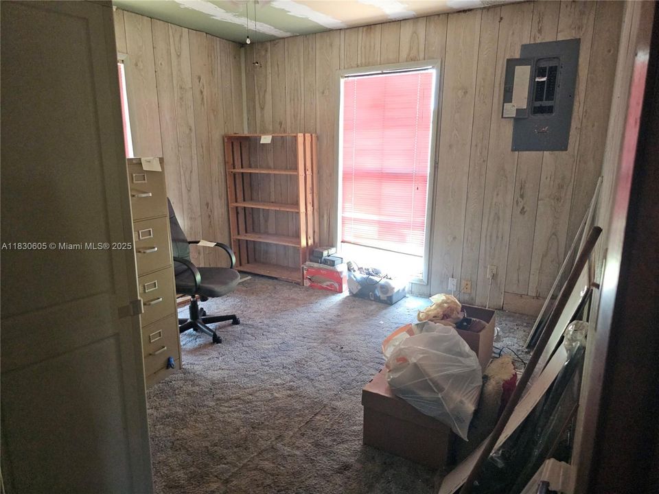 Recently Sold: $275,000 (3 beds, 2 baths, 1472 Square Feet)