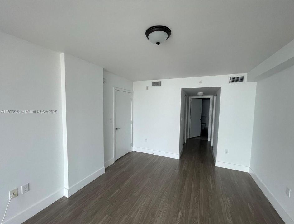 En Venta: $699,000 (2 camas, 2 baños, 1321 Pies cuadrados)