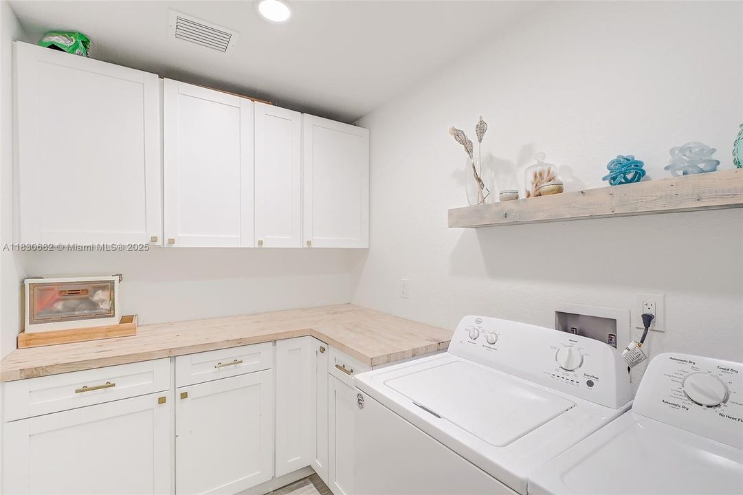 For Sale: $429,000 (3 beds, 2 baths, 2044 Square Feet)