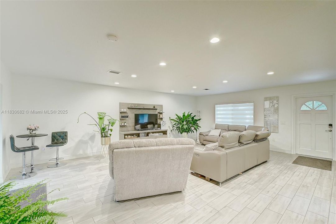 For Sale: $429,000 (3 beds, 2 baths, 2044 Square Feet)