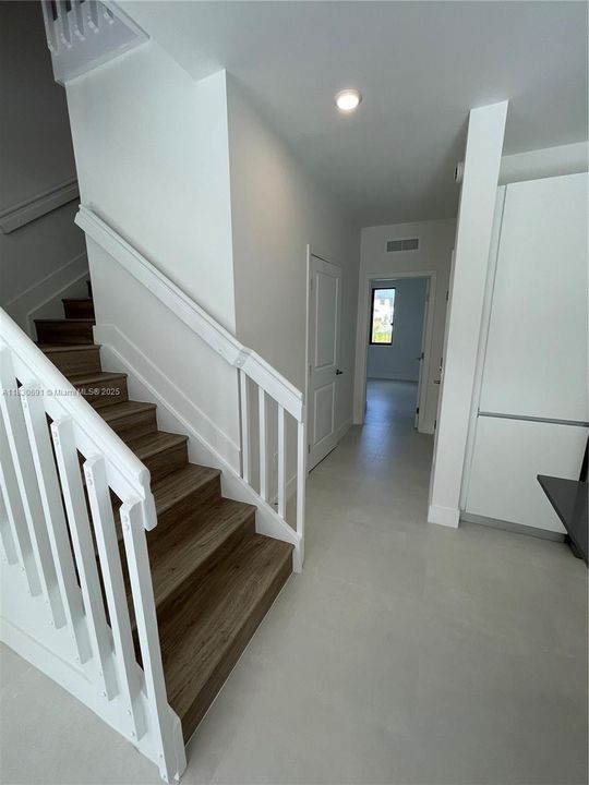 合同活跃: $3,500 (4 贝兹, 3 浴室, 0 平方英尺)