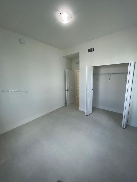 合同活跃: $3,500 (4 贝兹, 3 浴室, 0 平方英尺)