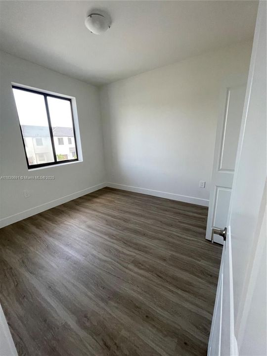 合同活跃: $3,500 (4 贝兹, 3 浴室, 0 平方英尺)