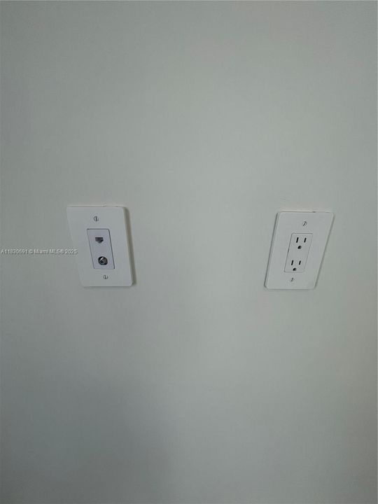 合同活跃: $3,500 (4 贝兹, 3 浴室, 0 平方英尺)