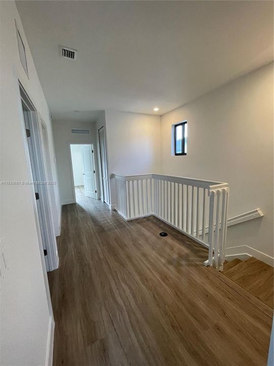 合同活跃: $3,500 (4 贝兹, 3 浴室, 0 平方英尺)