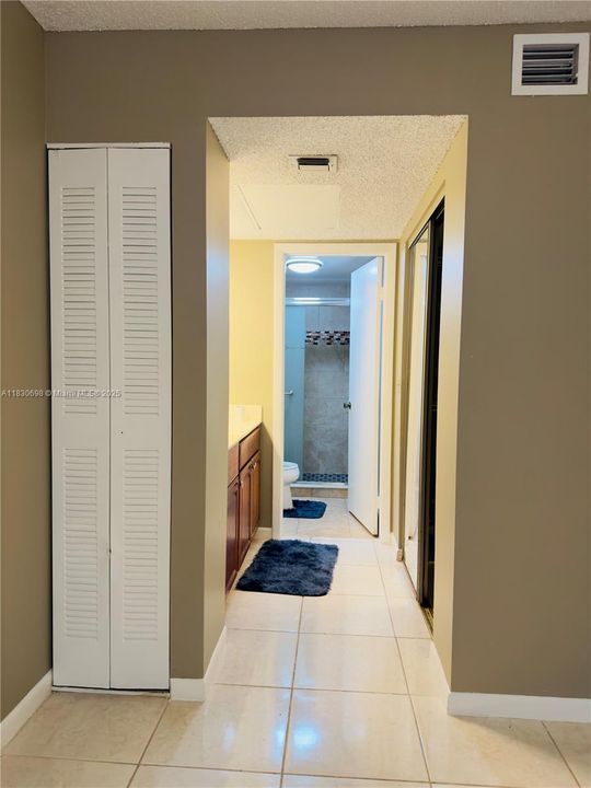 Active With Contract: $285,000 (3 beds, 2 baths, 1100 Square Feet)