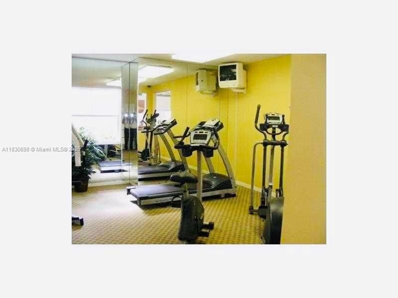 Active With Contract: $285,000 (3 beds, 2 baths, 1100 Square Feet)