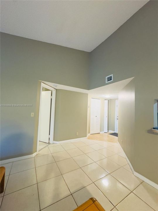 Active With Contract: $285,000 (3 beds, 2 baths, 1100 Square Feet)