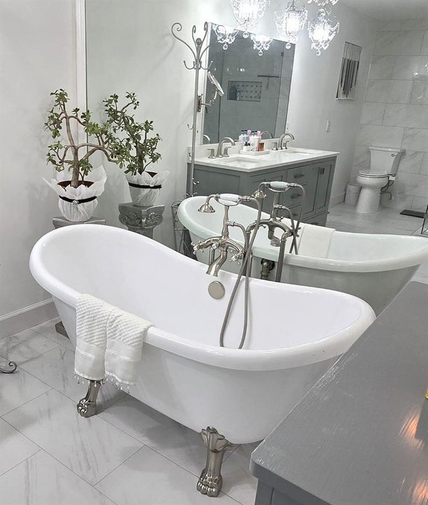 Primary Bedroom Bathroom