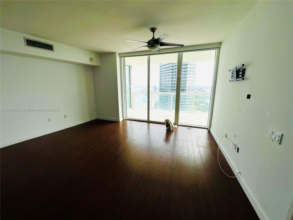 Recently Sold: $2,150,000 (2 beds, 2 baths, 1536 Square Feet)