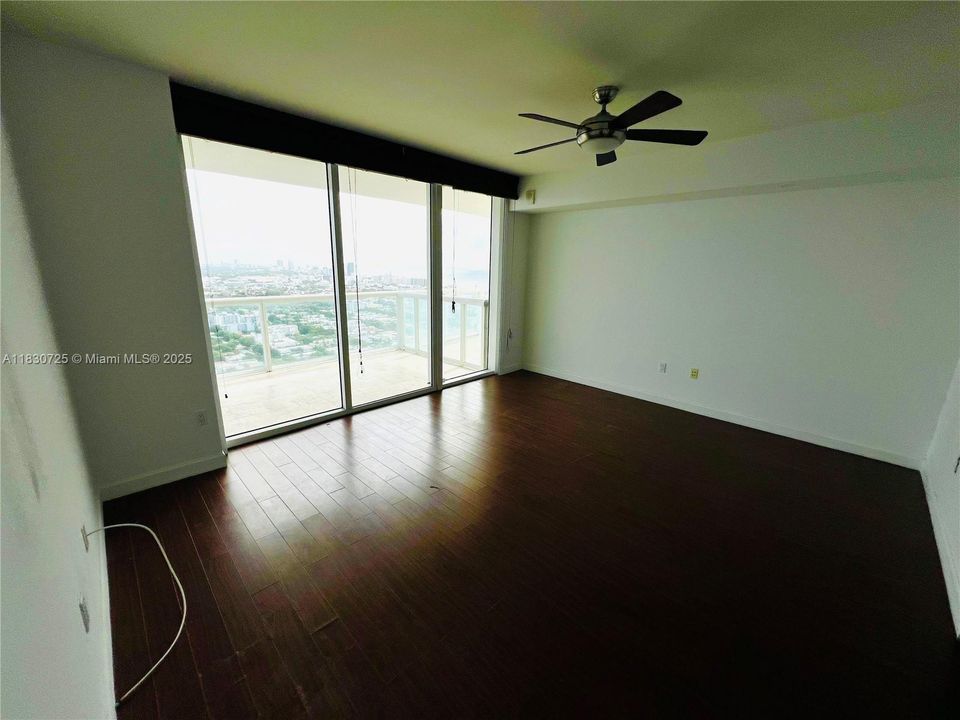 Recently Sold: $2,150,000 (2 beds, 2 baths, 1536 Square Feet)