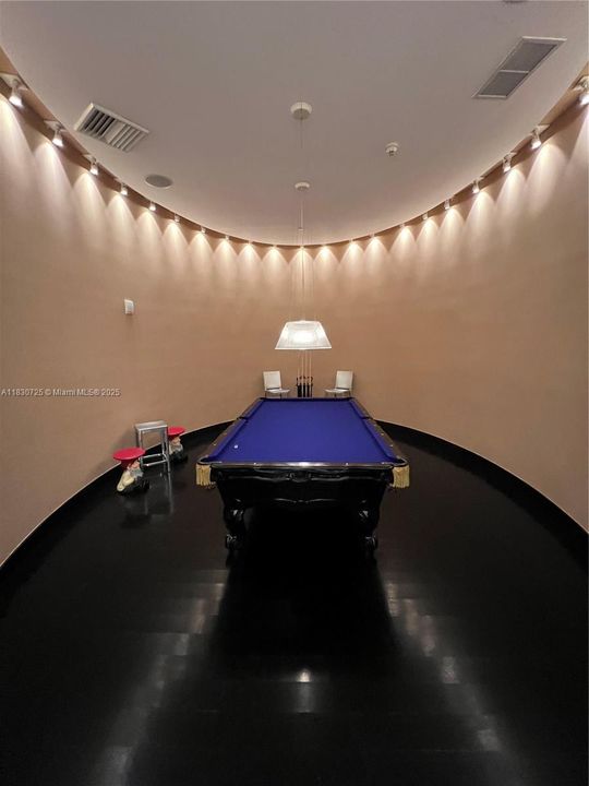 Recently Sold: $2,150,000 (2 beds, 2 baths, 1536 Square Feet)