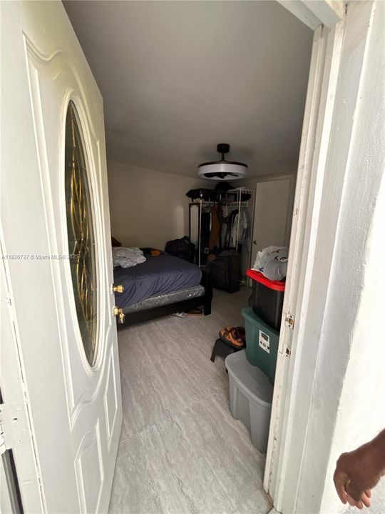 合同活跃: $350,000 (2 贝兹, 1 浴室, 1016 平方英尺)