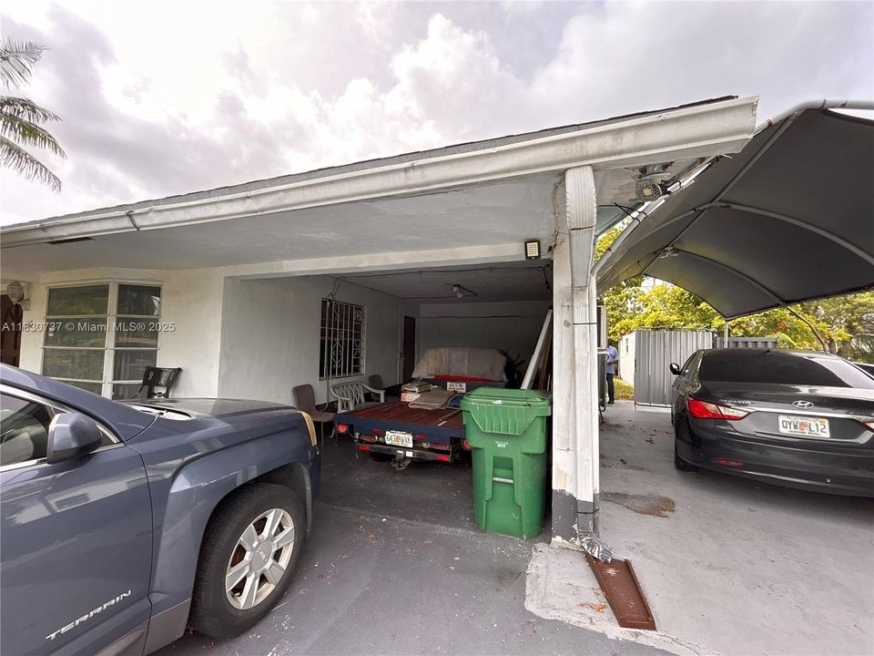 合同活跃: $350,000 (2 贝兹, 1 浴室, 1016 平方英尺)